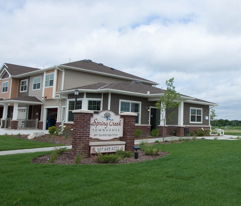 Spring Creek Townhomes Apartments in Northfield, MN